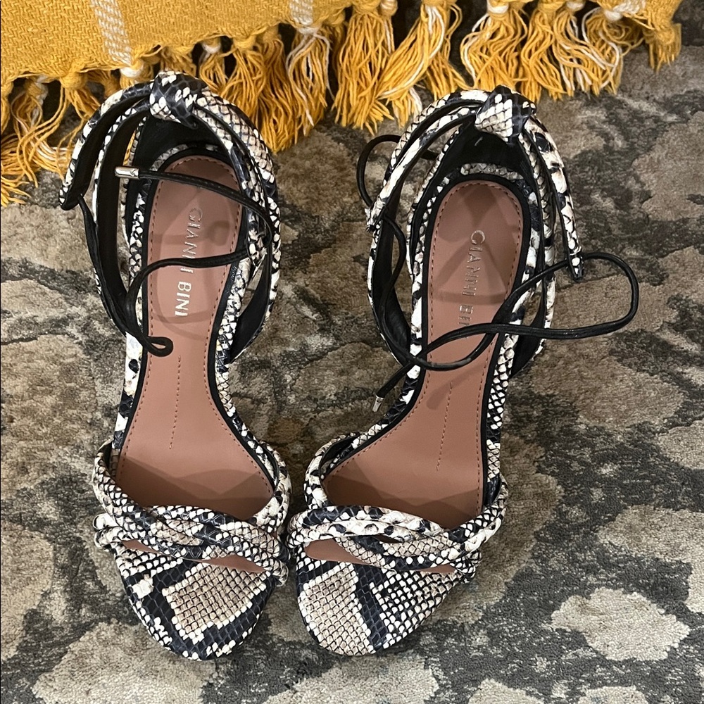Designer heels - Picture 6 of 6